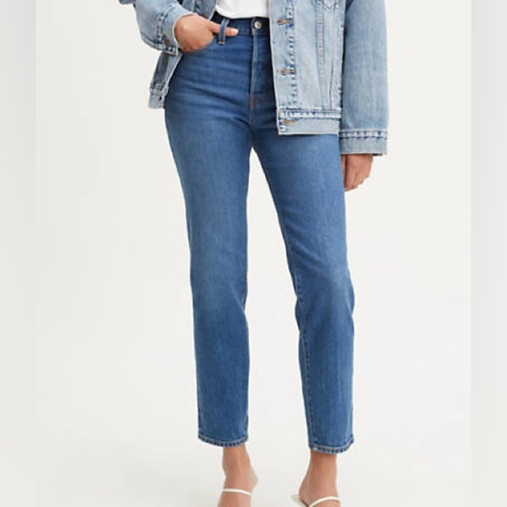 NWT Levi’s Wedgie Icon Fit Jeans in “Charleston Moves” Dark Wash